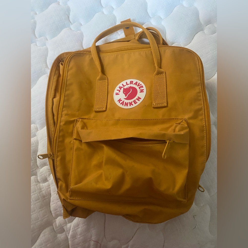 PLS READ BEFORE BUYING!! Fjallraven Kanket mustard yellow backpack